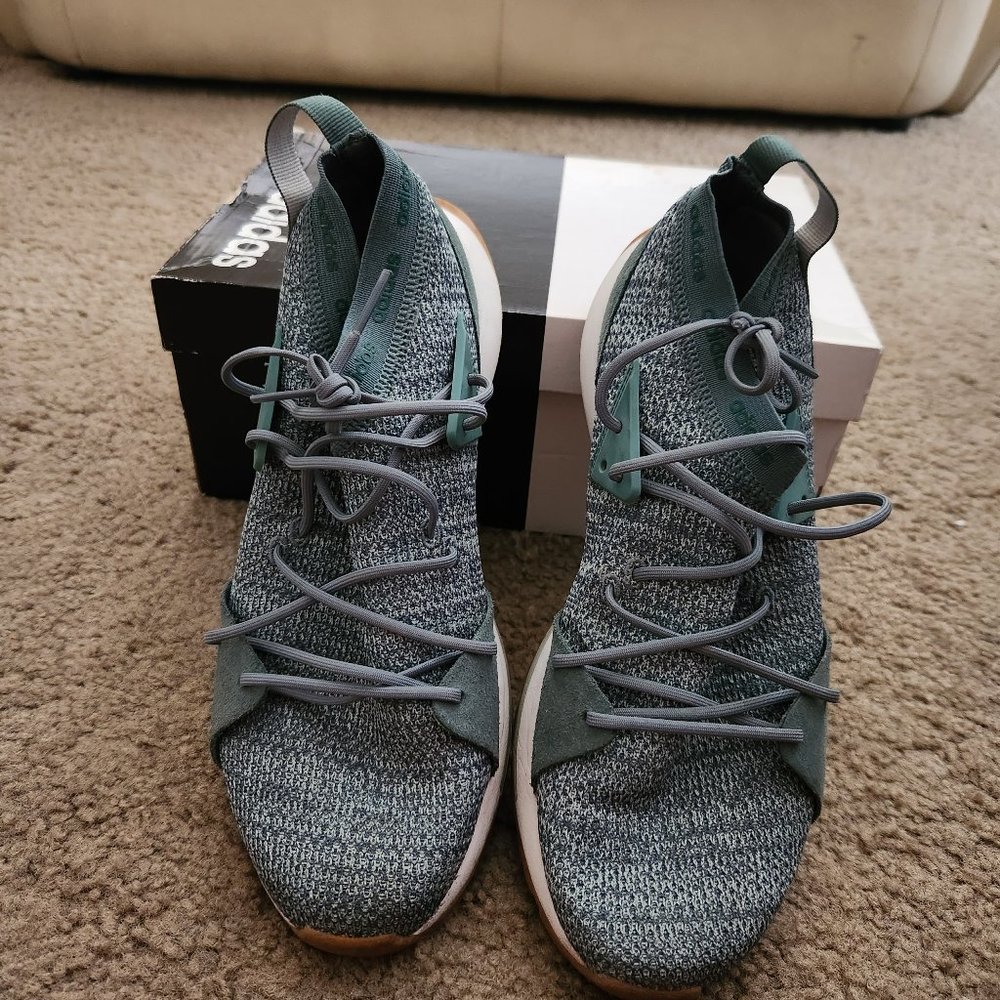 Adidas Quesa running/hiking shoe